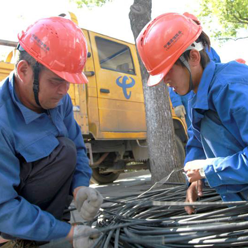 Proyectos de mantenimiento de línea de cable de fibra.